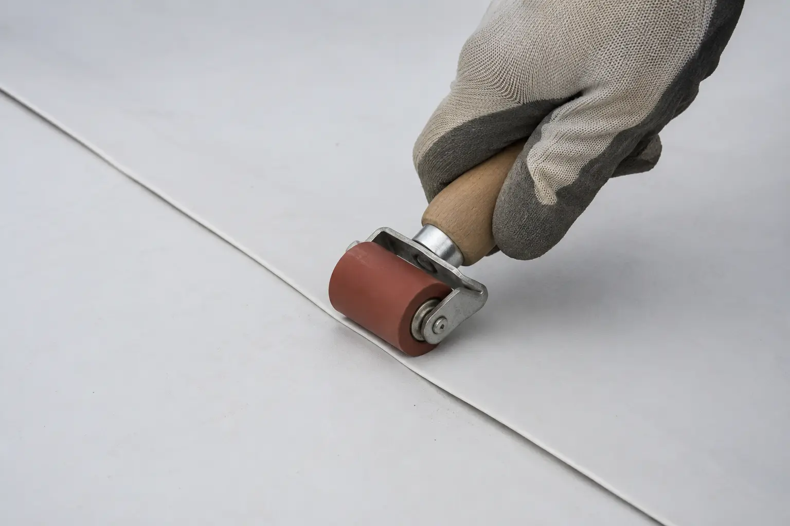 Single-ply welded lap