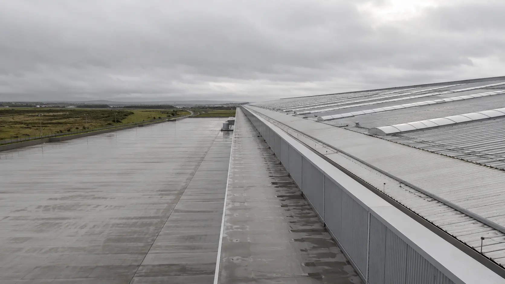 Large warehouse and logistics roof in Dublin