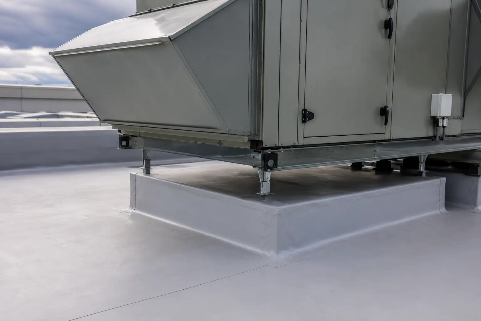 Manufacturing & Pharma roof detail in Dublin