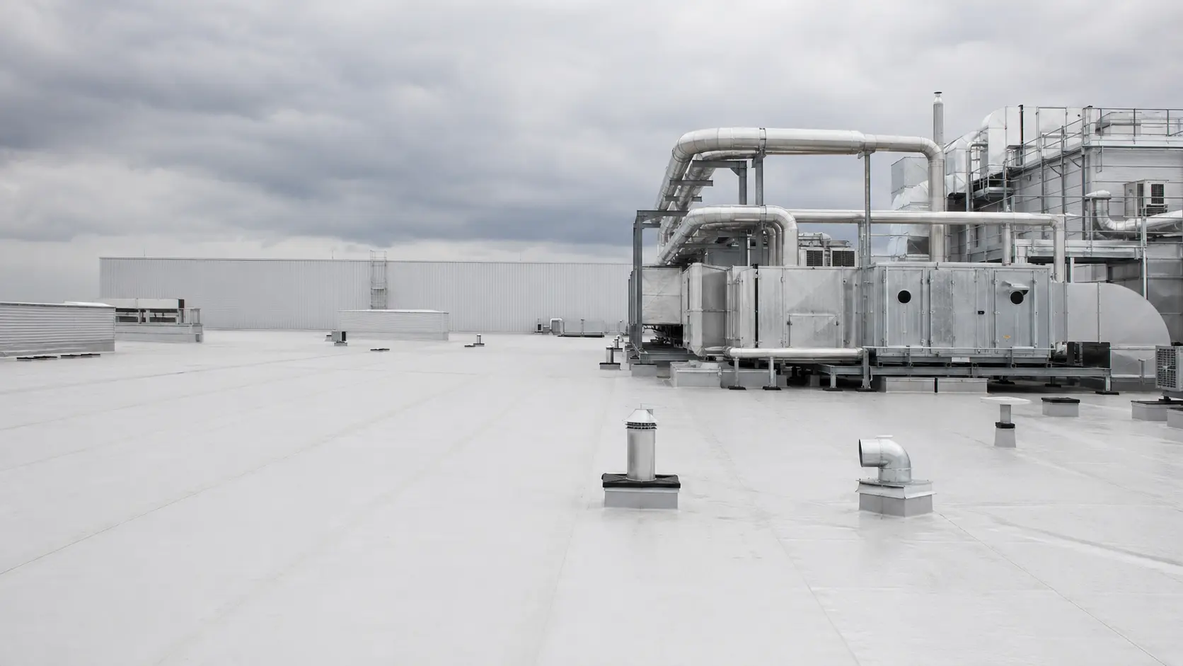 Manufacturing and pharmaceutical facility roof in Dublin