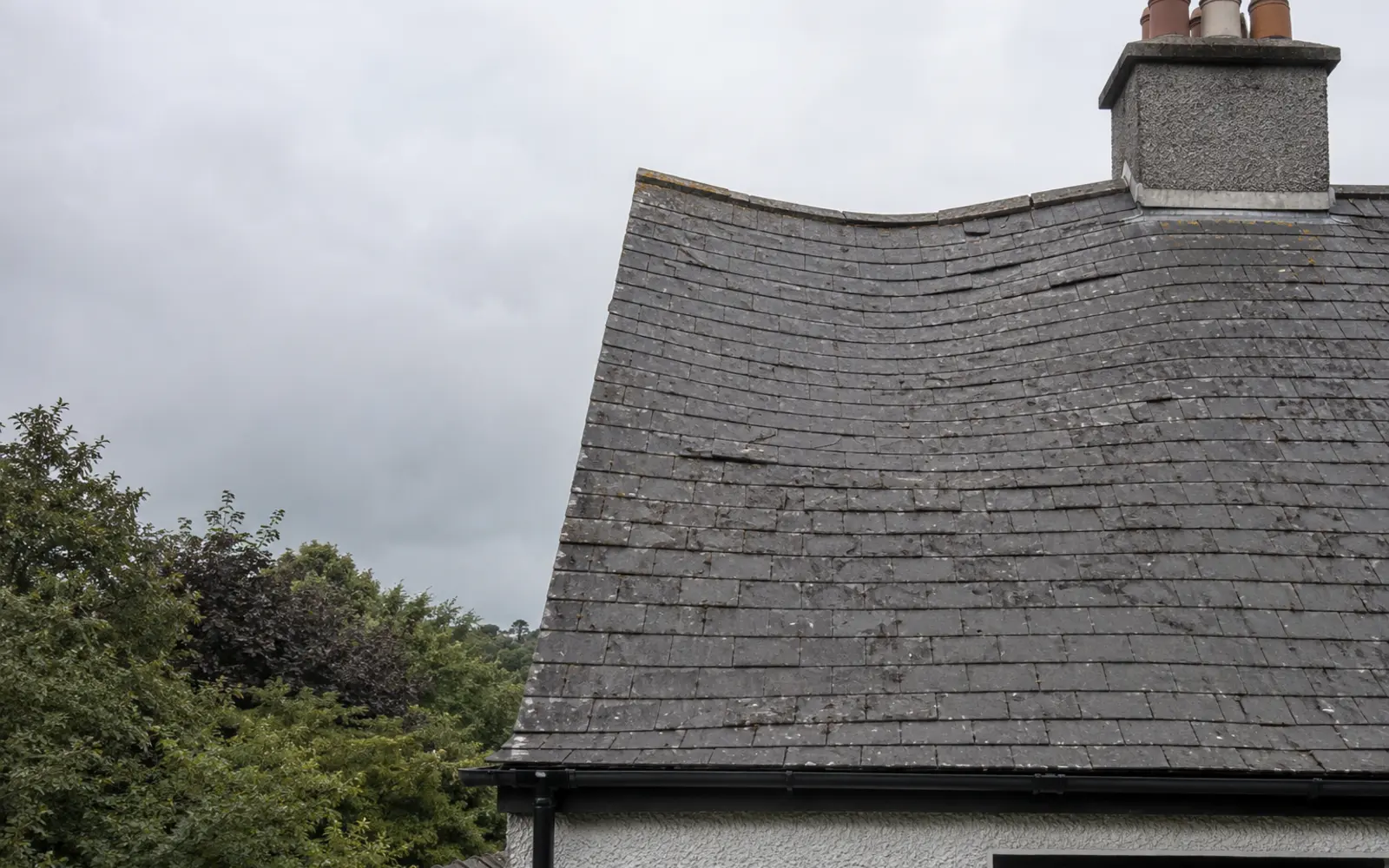 What Causes a Sagging Ridge on a Period Home